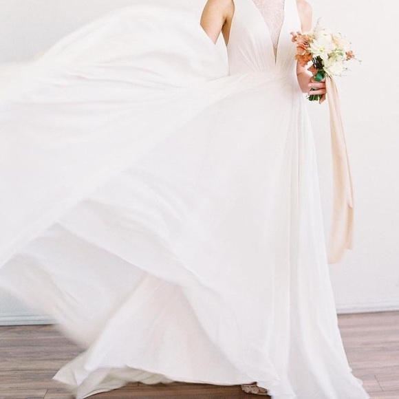 Winter White Chiffon Fallon 1881b Feminine Wedding Dress - Size 10 - Picture 5 of 7